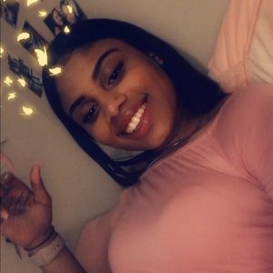 Meet your Posher, Anajae